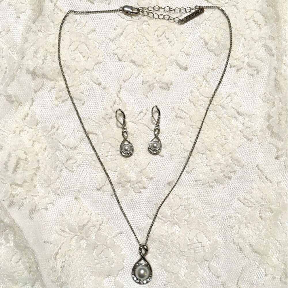 Tahari Necklace & Earrings Faux Pearls Rhinestones Silver Tone Lever back